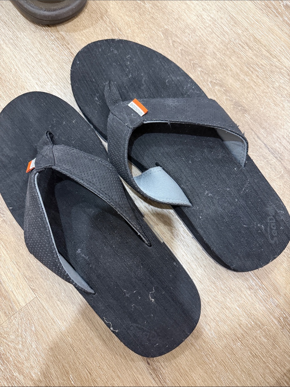 Men's Black Casual Flip-Flop Sandals with Padded Straps